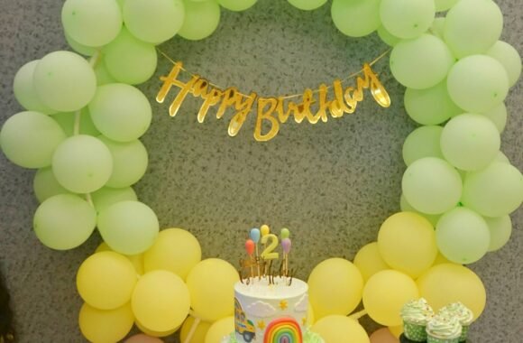 Tarta y cupcakes para una fiesta infantil
